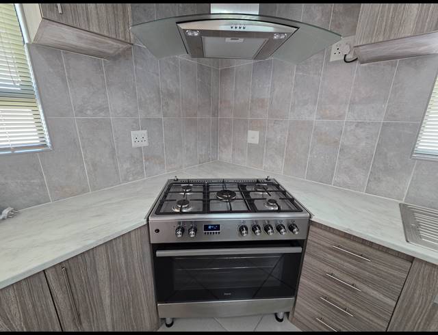 4 BEDROOM HOUSE FOR SALE IN HARBOUR LIGHTS